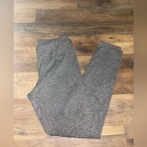 🛍️ Lauren Conrad Gray Leggings – Size M 🖤✨